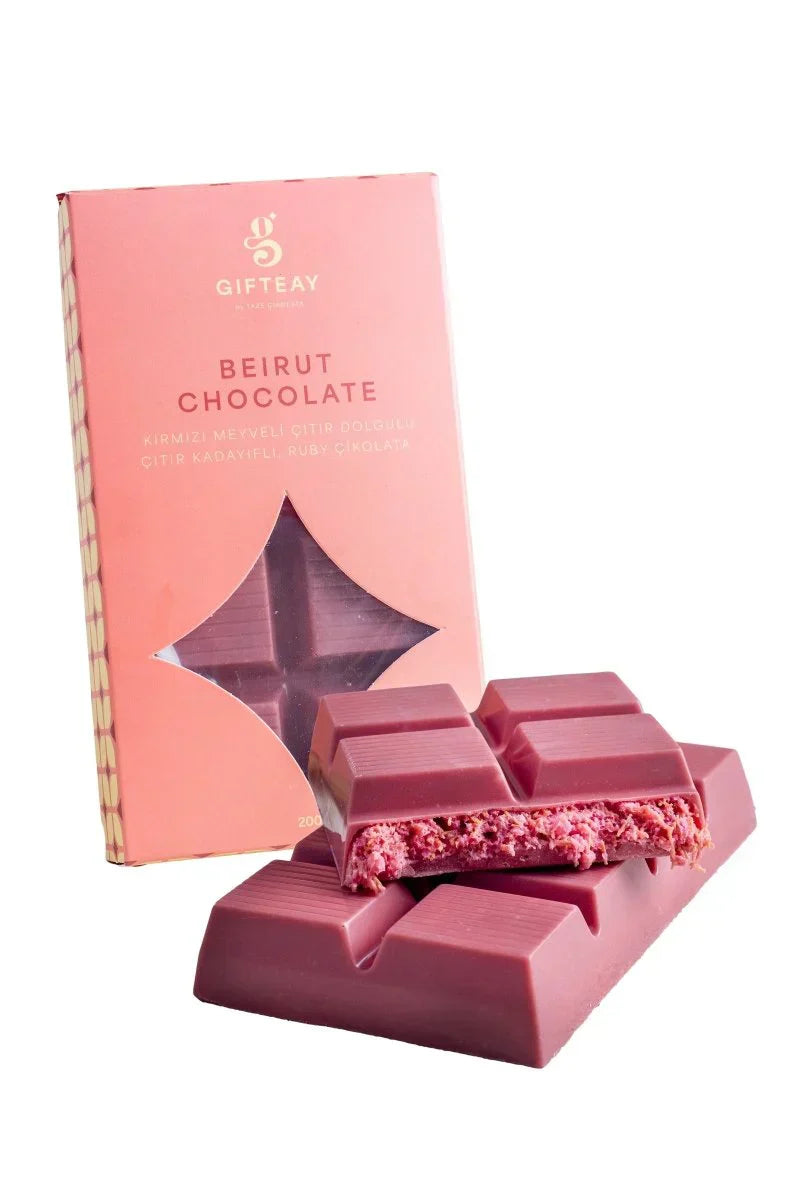 Dubai Chocoalte: Ruby Chocolate with Crispy Kadayif and Red Berry Filling